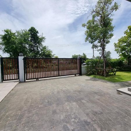Baan Dalah Pool Villa Buri Ram Eksteriør billede