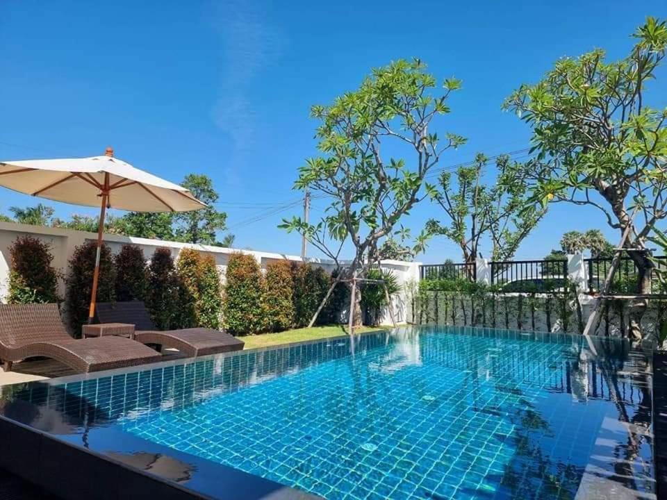 Baan Dalah Pool Villa Buri Ram Eksteriør billede